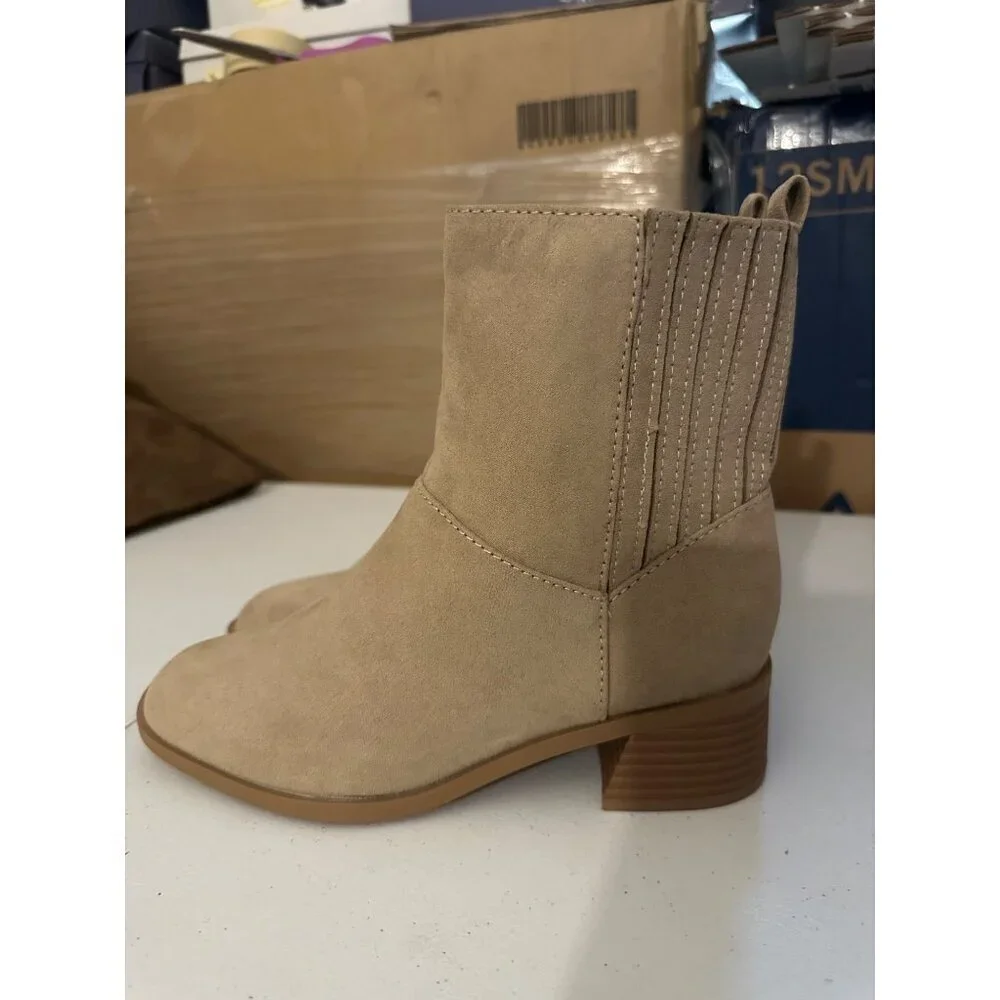 Universal Thread Women’s Ashley Low Block Faux Suede Ankle Boots size 6 NWT